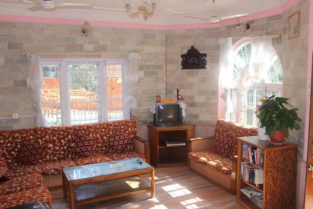 Hotel Fishtail Villa Pokhara Extérieur photo