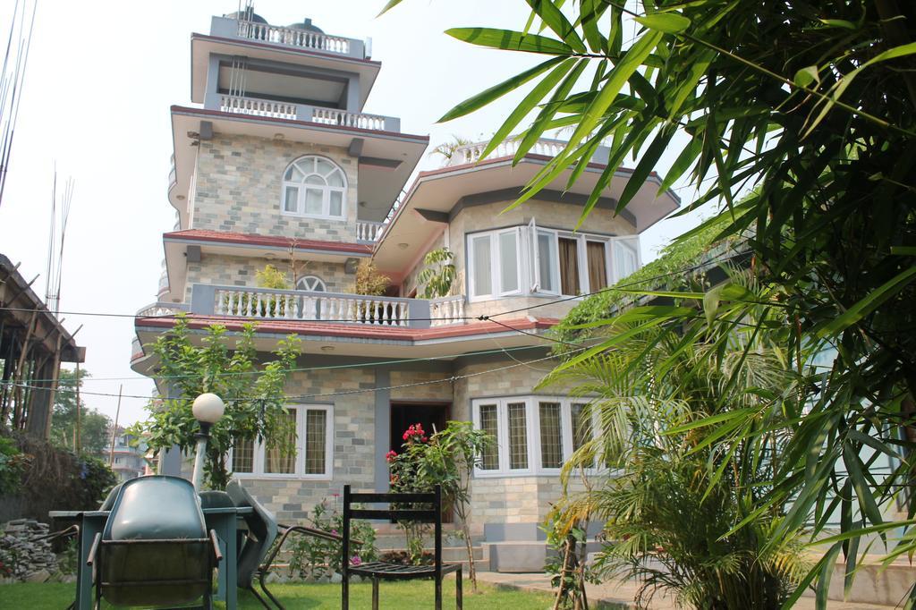 Hotel Fishtail Villa Pokhara Extérieur photo