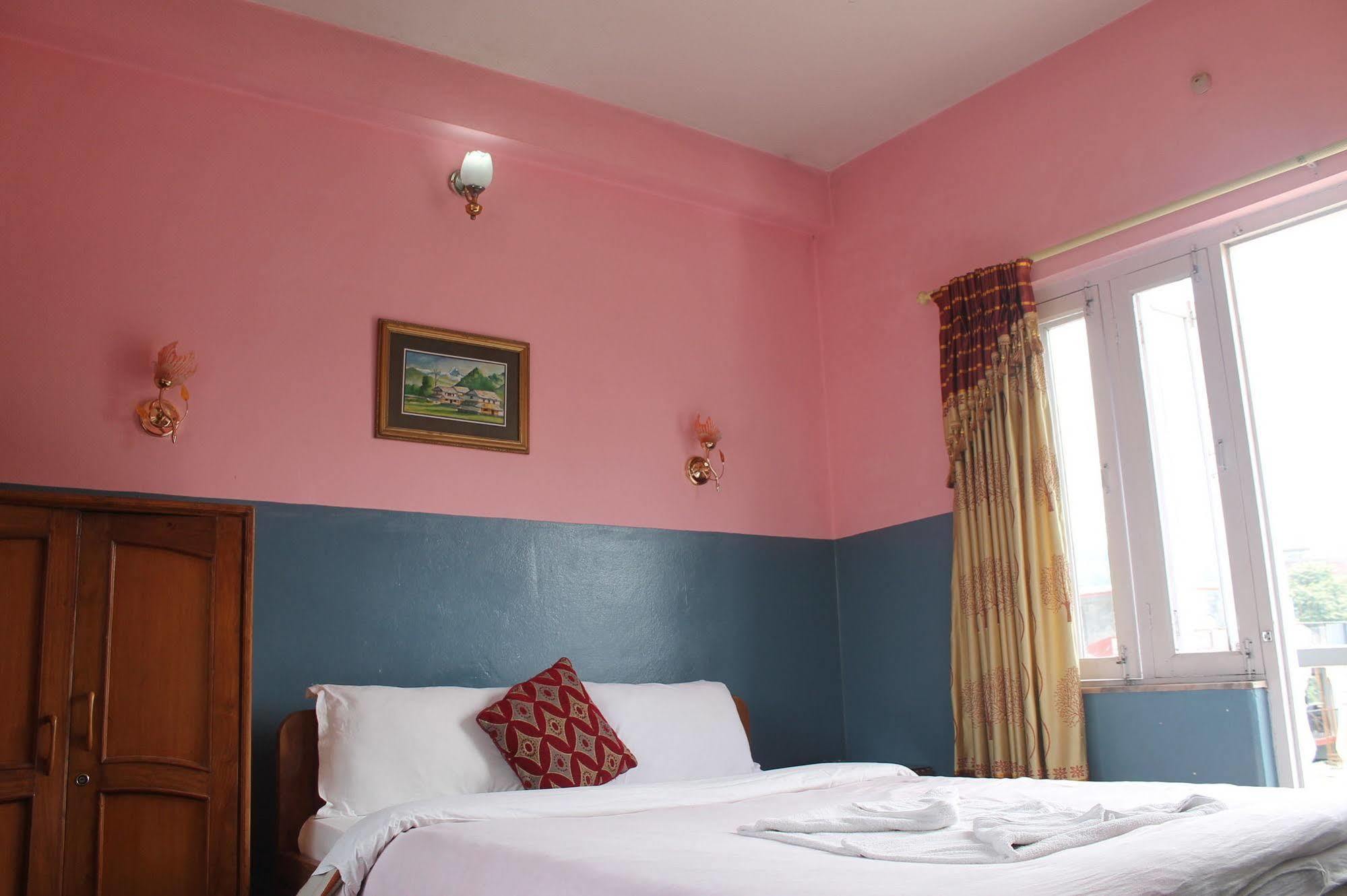 Hotel Fishtail Villa Pokhara Extérieur photo